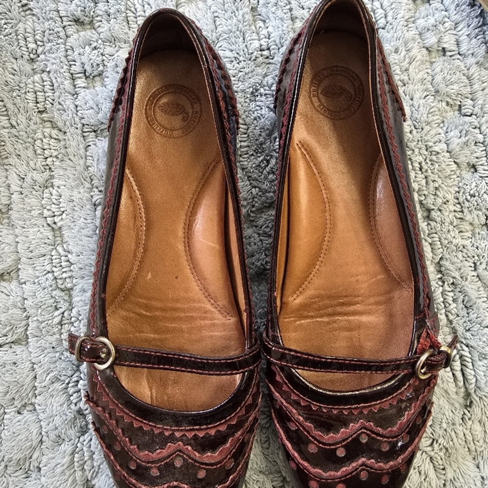 Women's Brown and Pink Flats